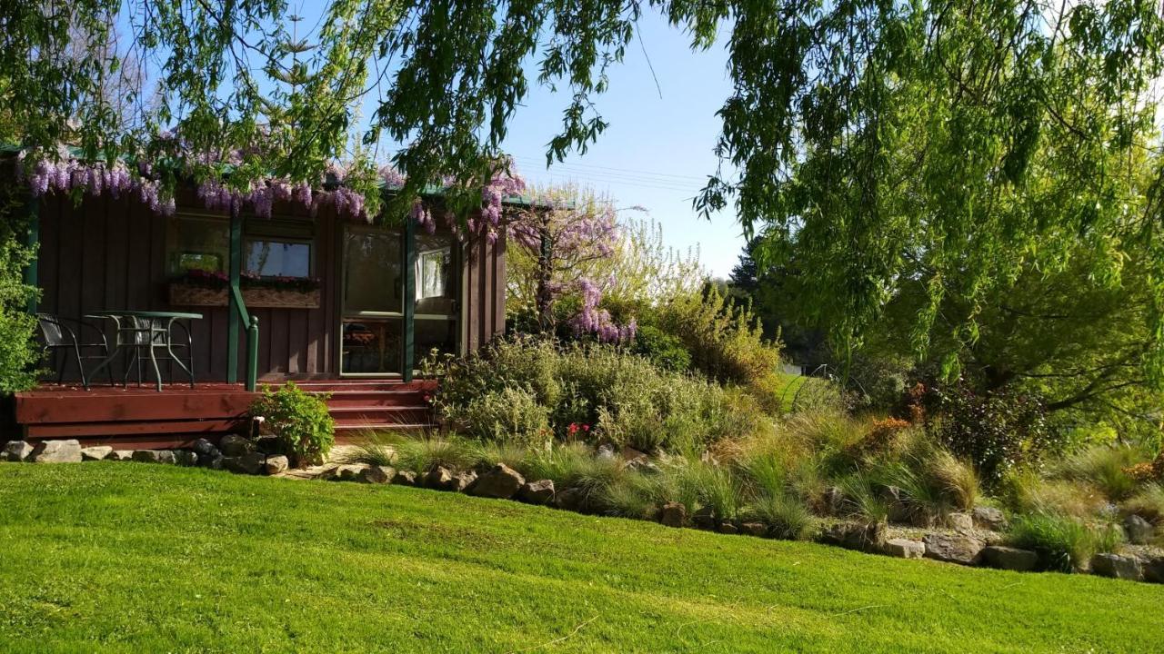 Waterwheel Cottage Upper Moutere Экстерьер фото