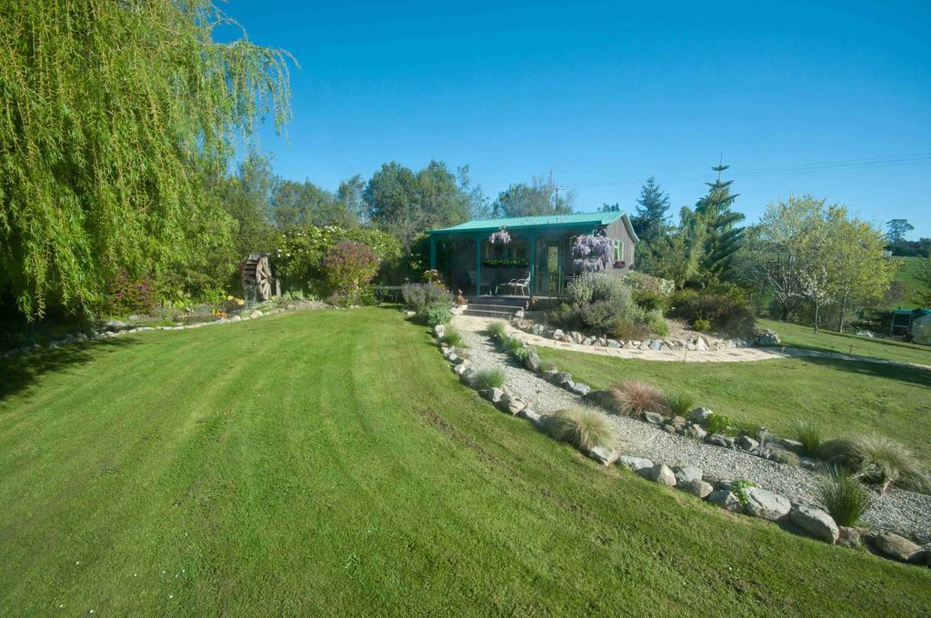 Waterwheel Cottage Upper Moutere Номер фото