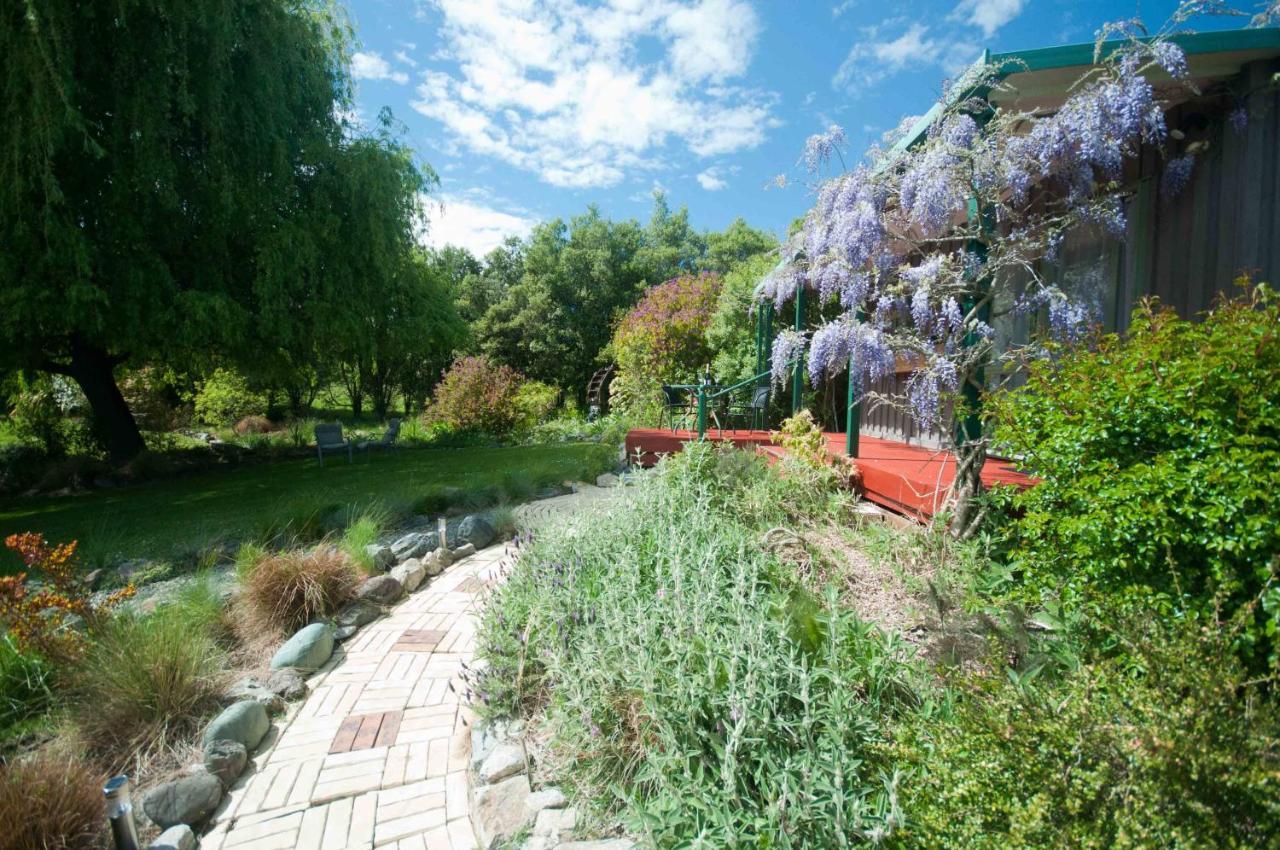Waterwheel Cottage Upper Moutere Экстерьер фото